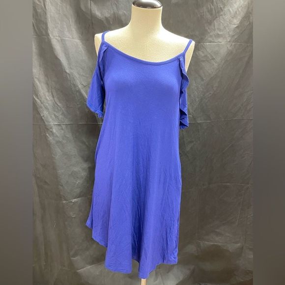 jouica Dresses & Skirts - Off the shoulder dress